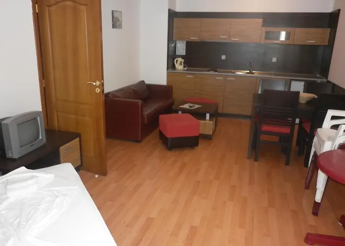 Guest Co Morenia Apartment *