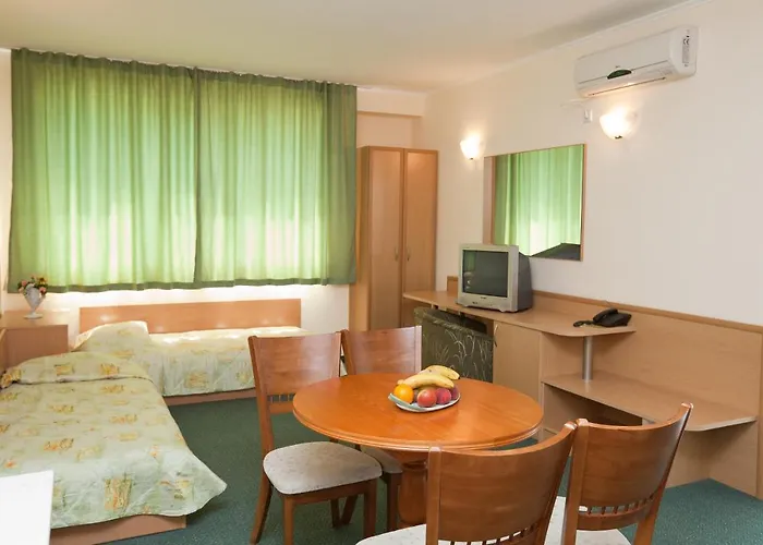 Guest Co Morenia * Σάνι Μπιτς